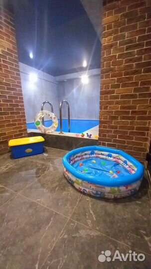 Семейная баня на дровах с бассейном