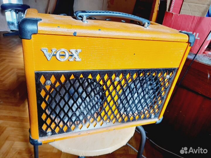 Комбик VOX DA10 16W Custom На батарейках