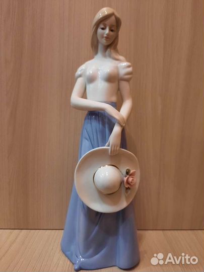 Супер-Большие фарфоровые статуэтки