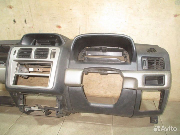 Торпедо Mitsubishi Pajero Pinin