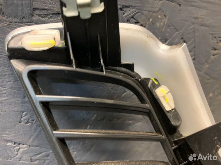 Дефлектор воздушный передний левый Bmw X7 G07