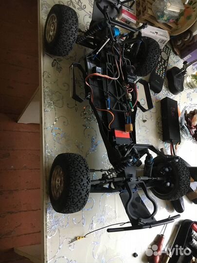 Машина на радиоуправлении kyosho