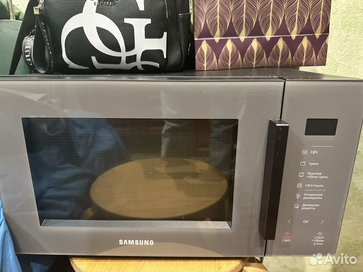 Микроволновая печь с грилем Samsung