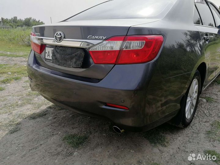 Бампер задний оригинал на Камри V50