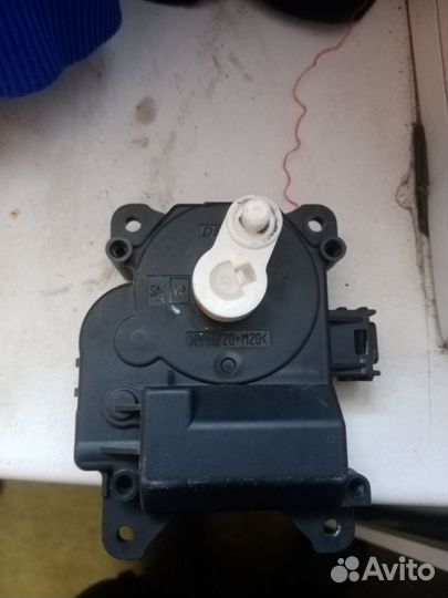 Моторчик заслонки отопителя Lexus RX 300/330/350