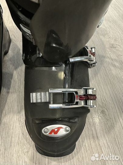 Горнолыжные ботинки