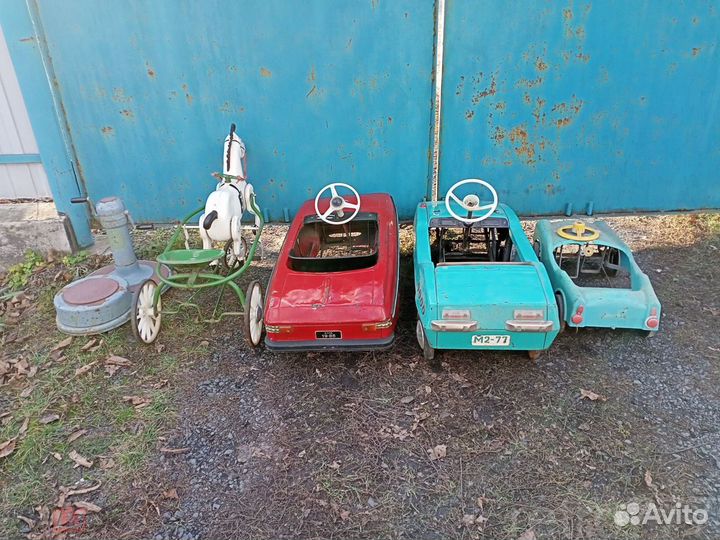 Педальная машина СССР москвич конь педальный