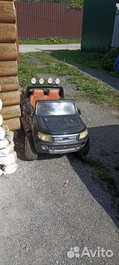 Детский развивающий электромобиль