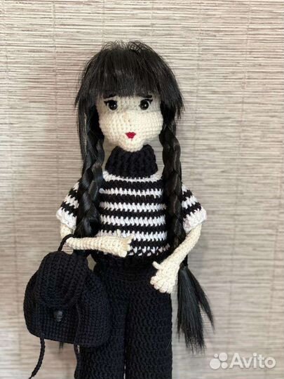 Кукла Уэнсдей Аддамс амигуруми