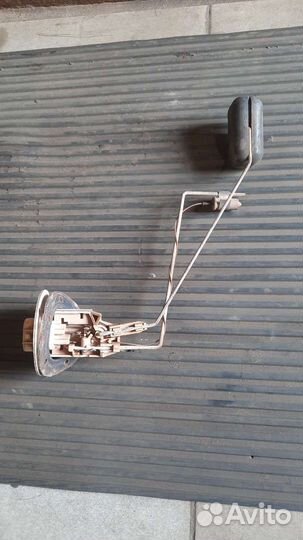 Датчик уровня топлива Тойота 4раннер сурф