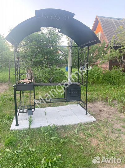Мангал с крышей