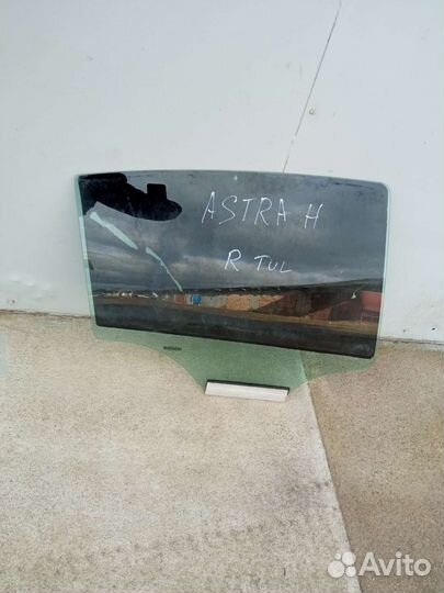 Opel Astra H 2008 седан заднее правое стекло