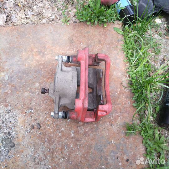 Продам тормозной суппорт