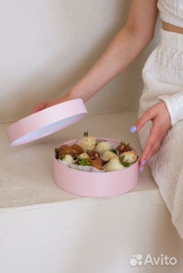 Боксы из клубники в шоколаде