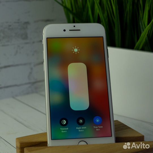 iPhone 8 64 GB White