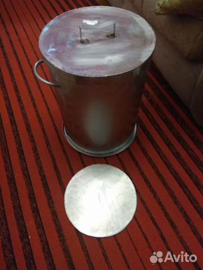 Бак из нержавеющей стали 39 л. скрышкой и поддоном