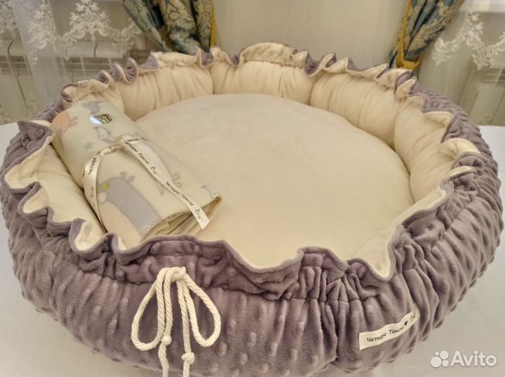 Лежанка для собак и кошек