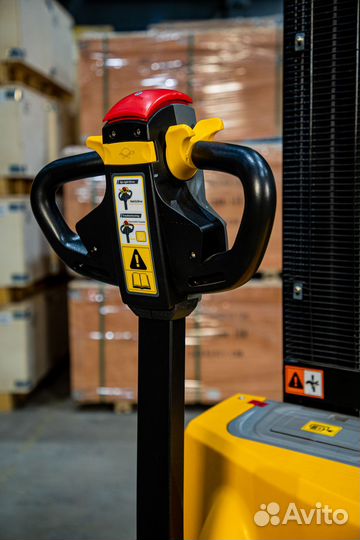 Штабелер самоходный 1,5 тонны 3 метра