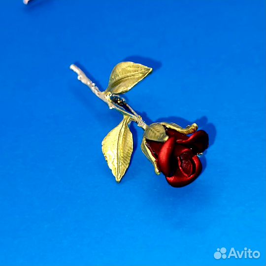 Брошь цветок