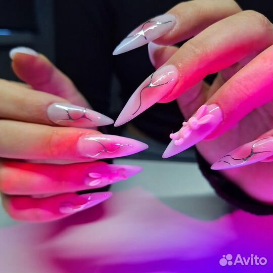 Модель на маникюр