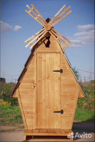 Уличный туалет деревянный HME555