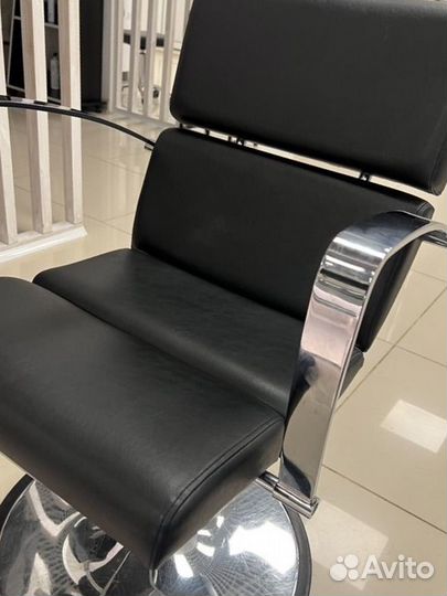 Парикмахерское кресло