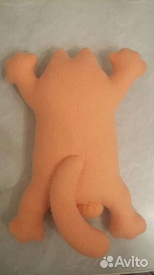 Кот на присосках Саймон