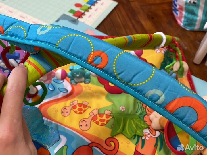 Развивающий коврик tiny love как новый