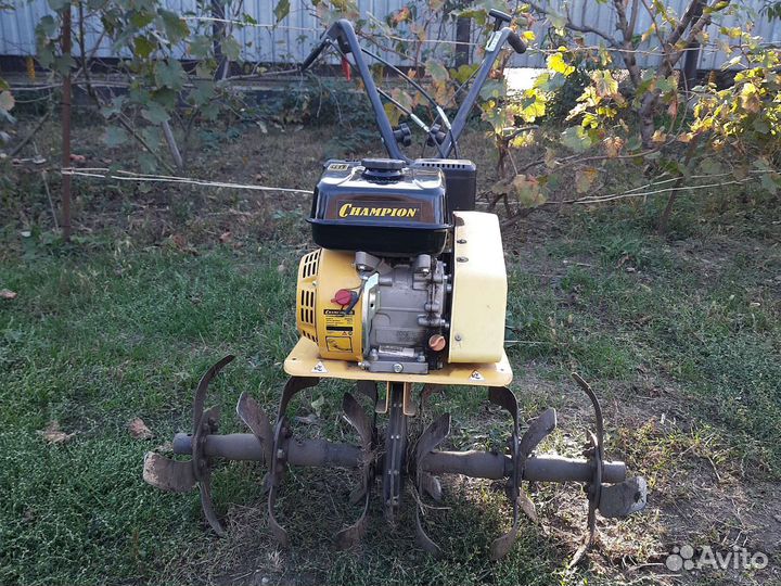 Культиватор бензиновый с насадками