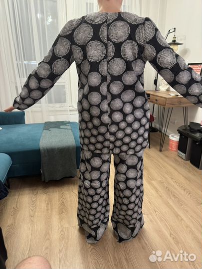 Брючный костюм женский М / 46-48