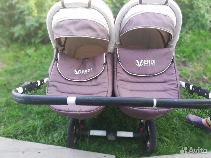 Коляска для двойни