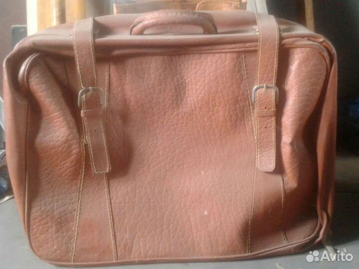 Чемодан, кейс, тубус