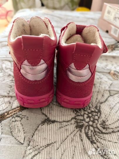 Ботинки на девочку р25