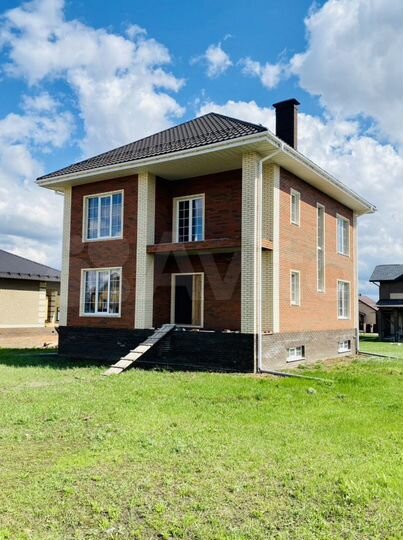 Дом 180 м² на участке 8 сот.