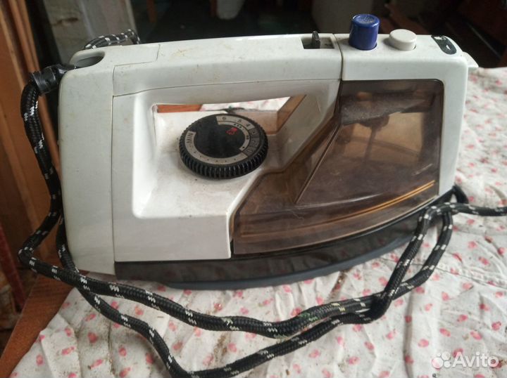 Электроутюги и рефлекторы советские