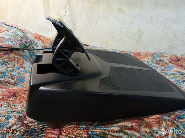 Игровой руль logitech momo racing