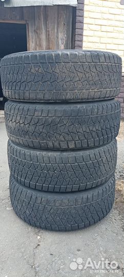Bridgestone Blizzak DM-V2 225/60 R17 99S