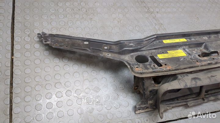 Рамка капота Volvo S60, 2005