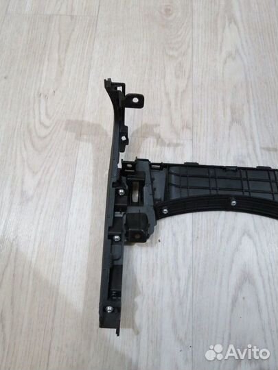 Накладка торпедо центральная Kia Quoris