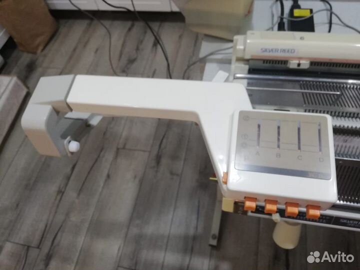 Двухфонтурная вязальная машина Silver Reed SK840/S