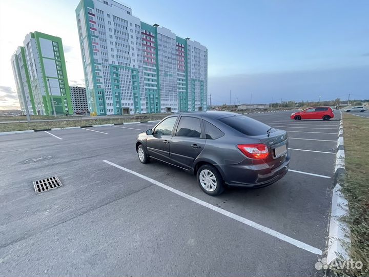 LADA Granta 1.6 МТ, 2015, 100 000 км