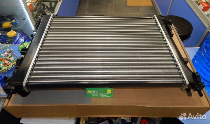 Радиатор охлаждения Rio 3 Solaris 1 AT новый