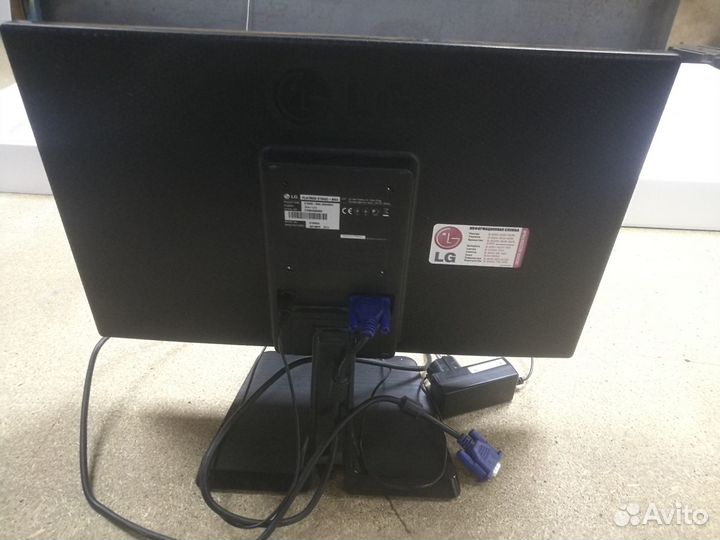 Монитор LG Flatron E1942C 19