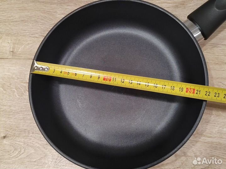 Сковорода для индукции 22 см