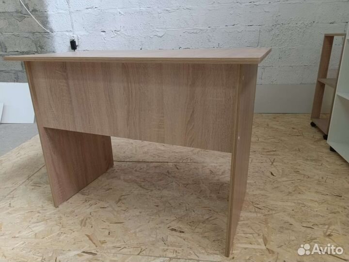 Письменный стол