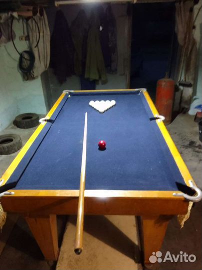 Бильярдный стол