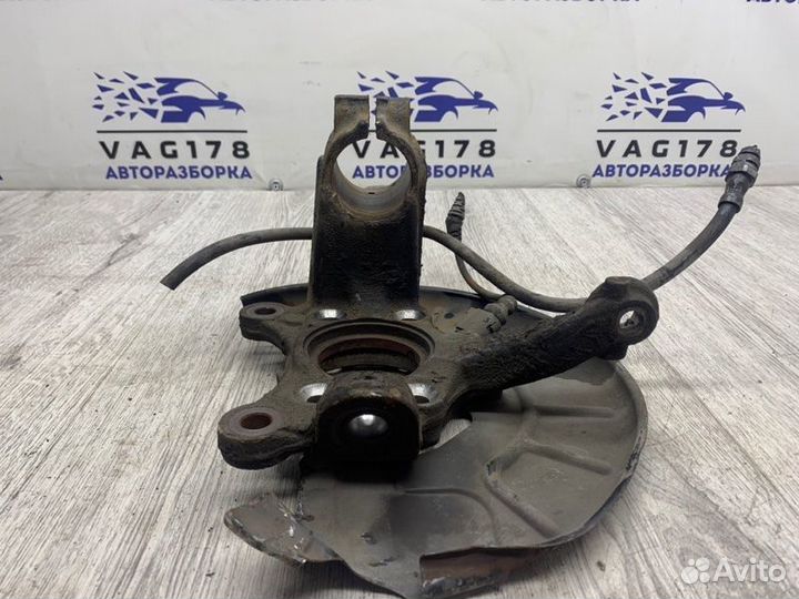 Кулак поворотный передний правый Skoda Octavia A5