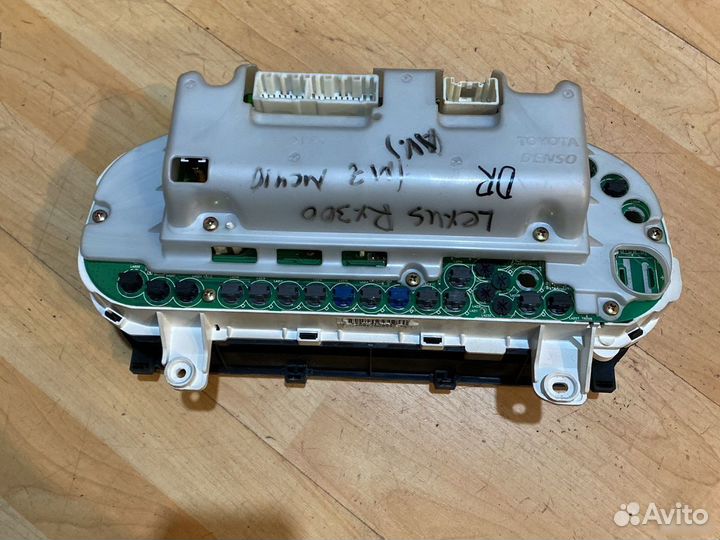 Панель приборов Lexus RX300 MCU10 MCU15