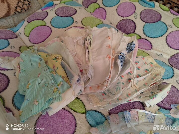 Распашонки и шапочки,постельное детское