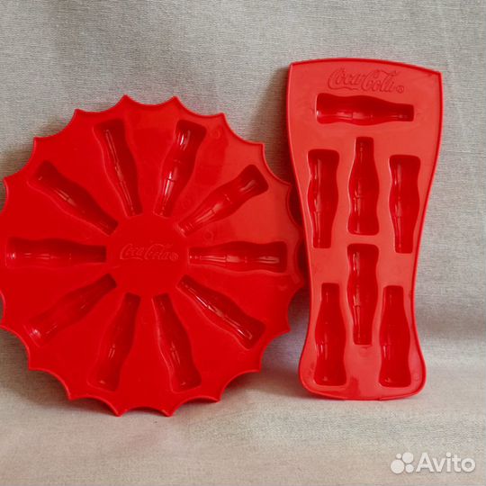 Различные сувениры от Coca-Cola
